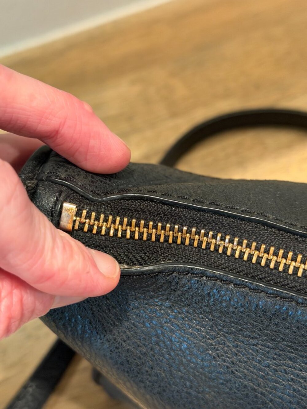 Kate Spade Black Pebbled Leather Crossbody Bag Gold Hardware - Picture 7 of 15